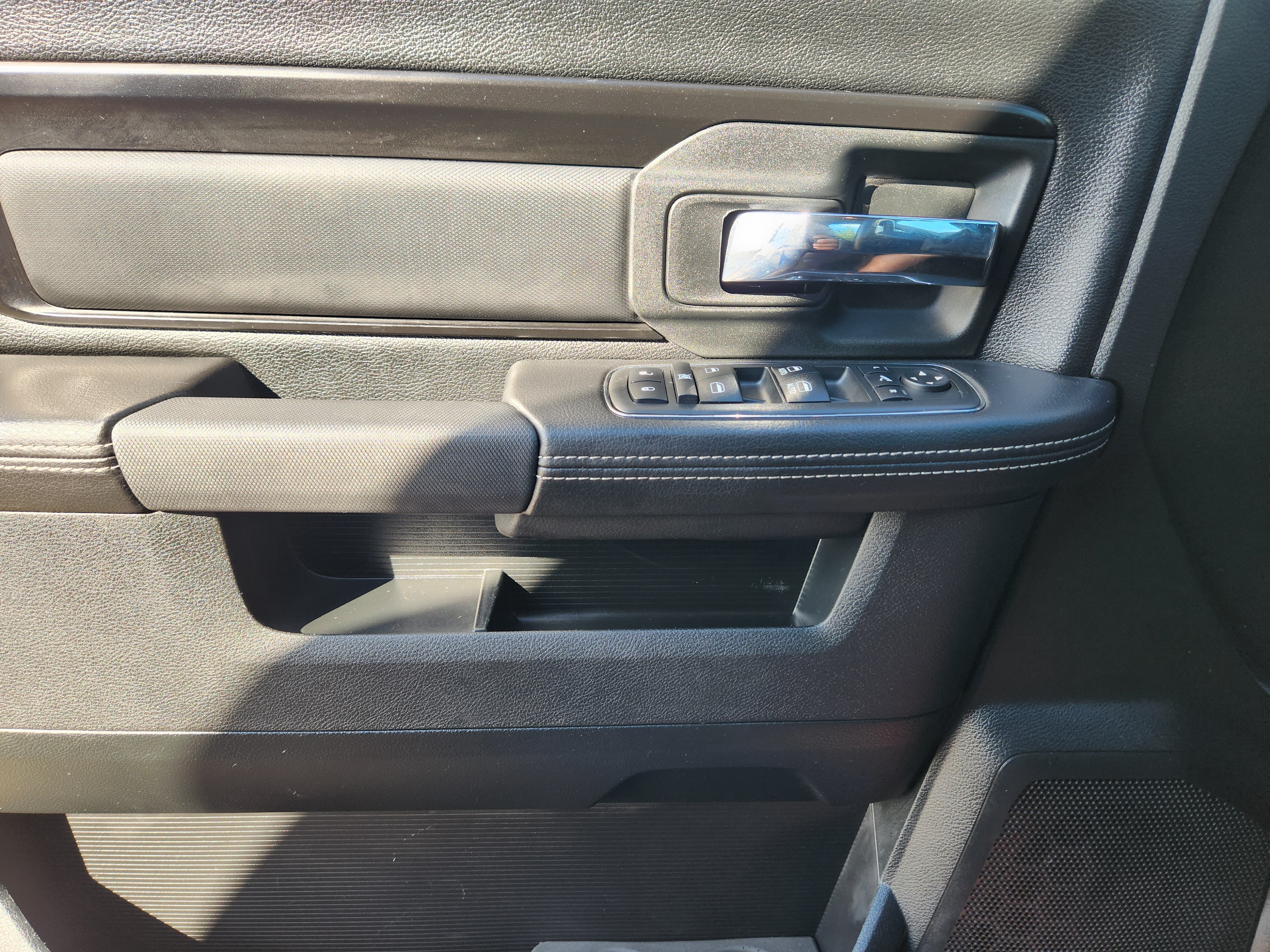 Used 2018 RAM 1500 Rebel w/ Luxury Group AWD/4WD image 17