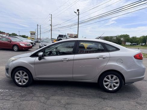 Used 2011 Ford Fiesta SE w/ 202A Rapid Spec Order Code FWD image 3