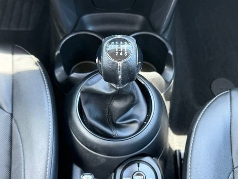 Used 2018 MINI Cooper 4-Door Hardtop FWD image 19