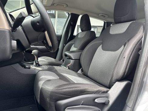 Used 2014 Jeep Cherokee Sport AWD/4WD image 31