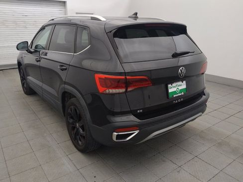 Used 2023 Volkswagen Taos SE w/ Panoramic Sunroof Package FWD image 5