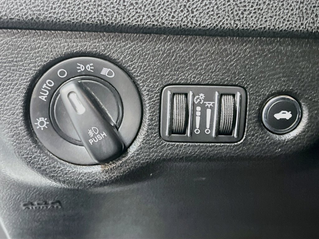 Used 2022 Dodge Charger SXT AWD/4WD image 10