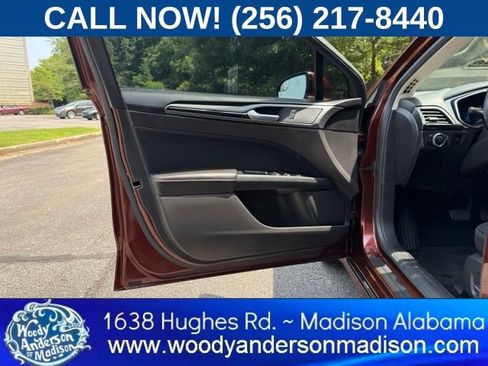 Used 2016 Ford Fusion SE FWD image 21