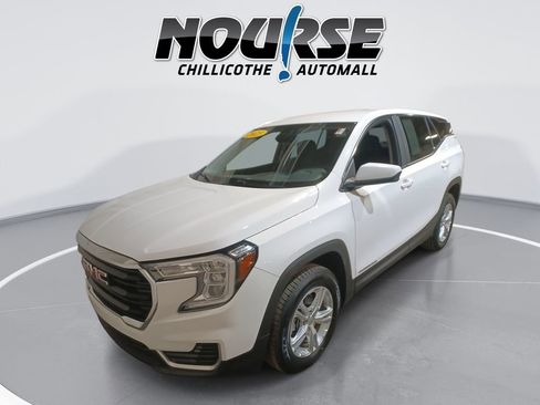 Used 2023 GMC Terrain SLE image 1