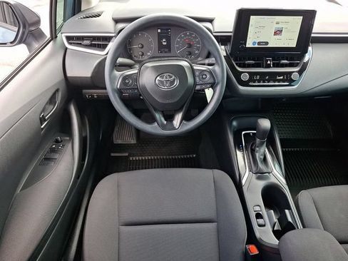Used 2025 Toyota Corolla LE FWD image 11