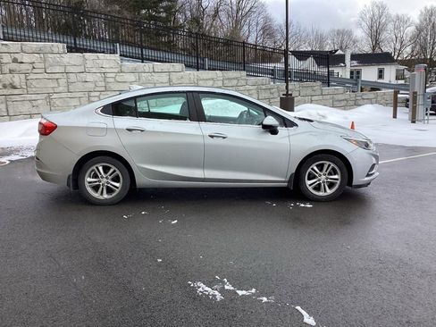 Used 2016 Chevrolet Cruze LT image 8