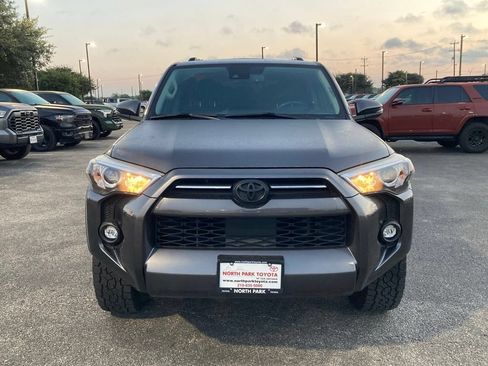 Used 2022 Toyota 4Runner SR5 Premium w/ Moonroof Package RWD image 2