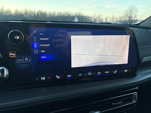 New 2025 Chevrolet Traverse LT w/ Midnight/Sport Edition image 25