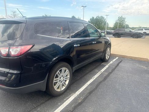 Used 2015 Chevrolet Traverse LT w/ Style and Technology Package FWD image 9