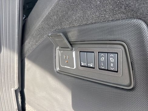 Used 2025 Cadillac Escalade Sport Platinum w/ LPO, Floor Liner Package image 43