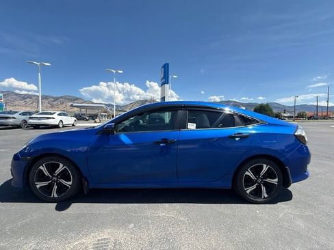 Used 2016 Honda Civic Touring image 9