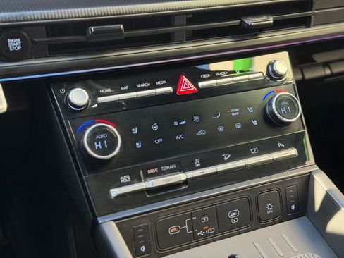 Used 2024 Hyundai Santa Fe Calligraphy image 11