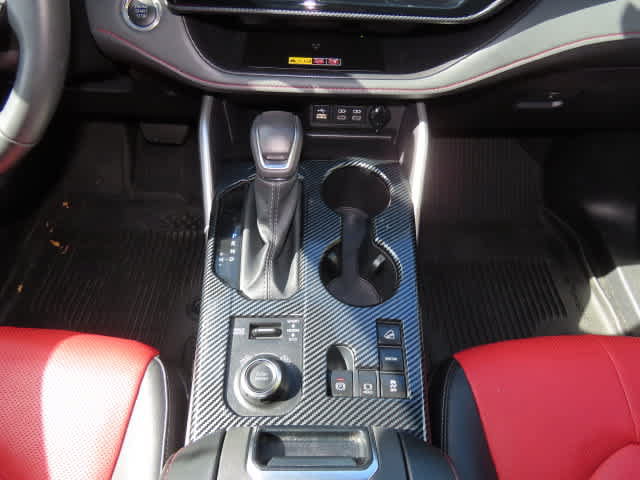 Used 2025 Toyota Highlander XSE AWD/4WD image 24