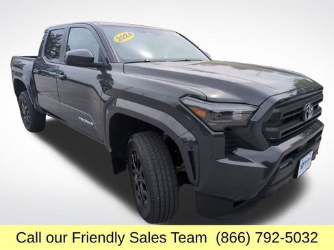 Certified 2024 Toyota Tacoma SR5 AWD/4WD image 9