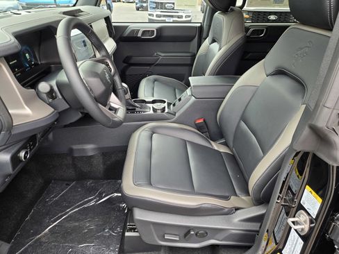 New 2026 Ford Bronco Outer Banks AWD/4WD image 18