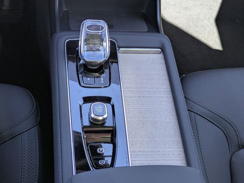 New 2026 Volvo XC90 B6 Core image 14