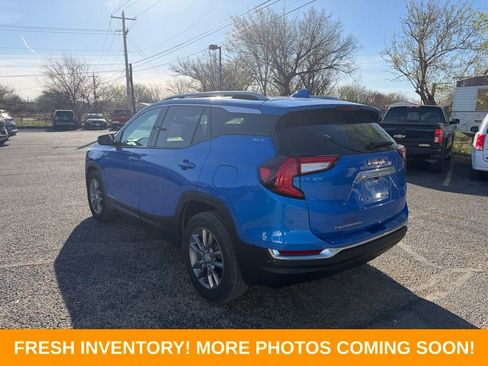 Used 2024 GMC Terrain SLT image 4