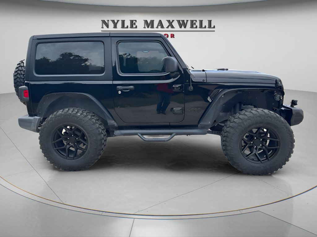 Used 2021 Jeep Wrangler Sport AWD/4WD image 3
