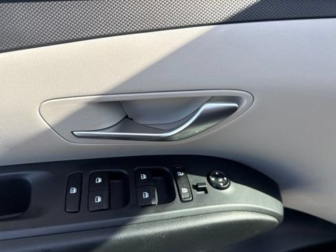 Certified 2024 Hyundai Tucson SEL FWD image 12