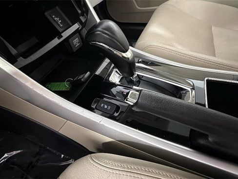 Used 2017 Honda Accord EX-L image 23