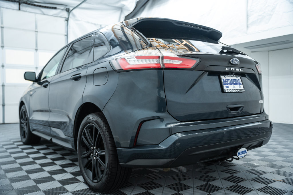 Used 2022 Ford Edge ST-Line w/ Class II Trailer Tow Package AWD/4WD image 6