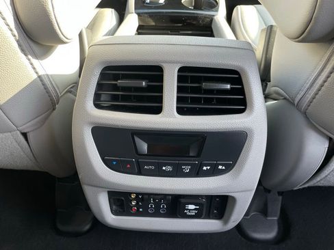 Used 2016 Honda Pilot Touring image 39