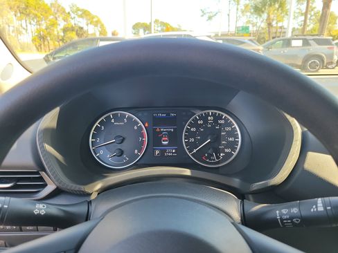 Certified 2025 Nissan Sentra S image 28