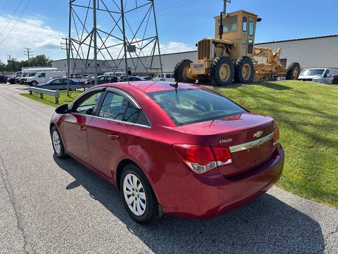 Used 2011 Chevrolet Cruze LT FWD image 3