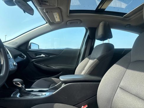 Used 2022 Chevrolet Malibu LT FWD image 36