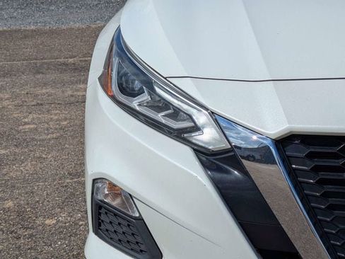 Used 2022 Nissan Altima 2.5 SV FWD image 10