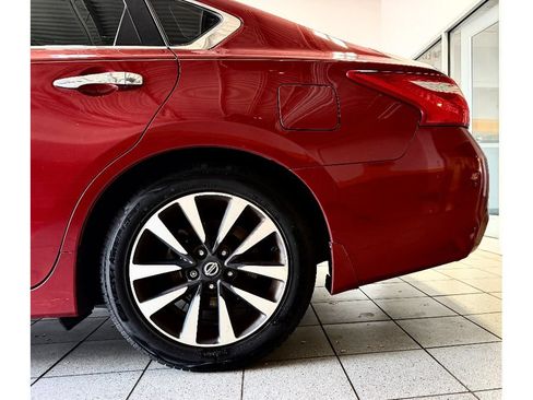 Used 2016 Nissan Altima 2.5 SL w/ 2.5 Technology Package FWD image 11