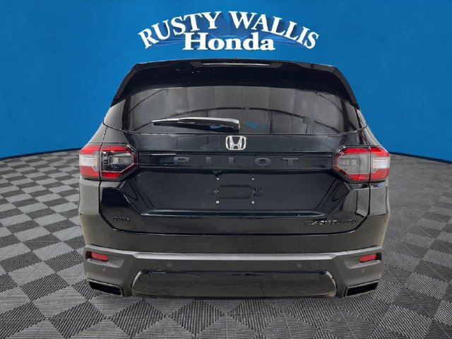 New 2026 Honda Pilot Black Edition image 4