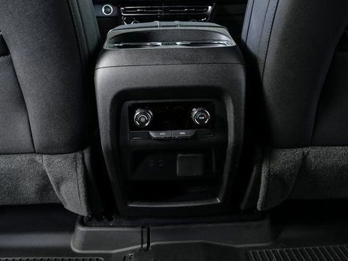 New 2026 Chevrolet Traverse LT w/ Midnight/Sport Edition image 16