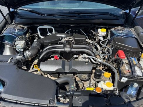 Used 2018 Subaru Outback 2.5i AWD/4WD image 10