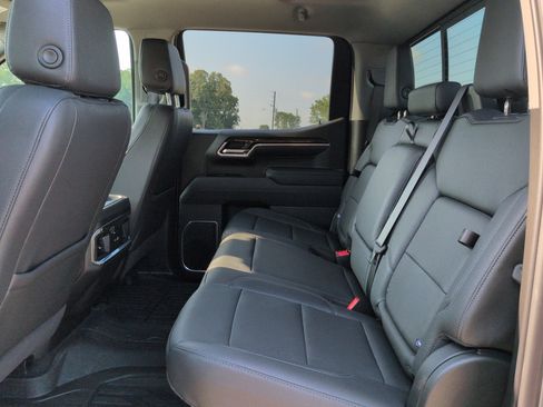 Used 2025 GMC Sierra 1500 Elevation w/ Elevation Premium Package AWD/4WD image 12