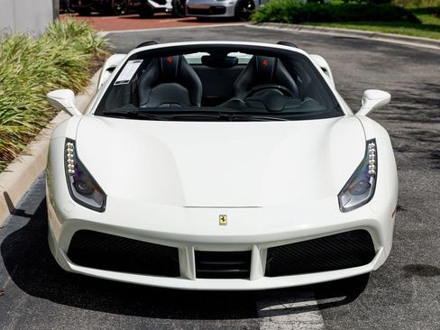 Used 2019 Ferrari 488 Spider RWD image 8