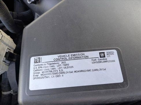 Used 2021 GMC Yukon Denali w/ Denali Premium Package image 29