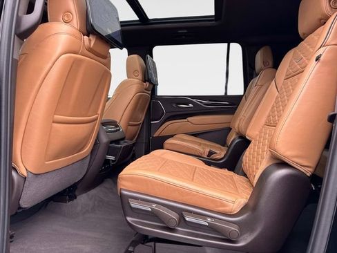 Certified 2024 Cadillac Escalade ESV Premium Luxury w/ Performance Package image 13