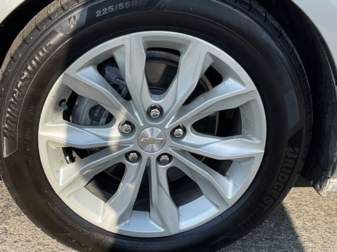 Used 2020 Chevrolet Malibu LT FWD image 11