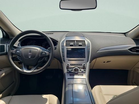 Used 2020 Lincoln MKZ FWD image 11