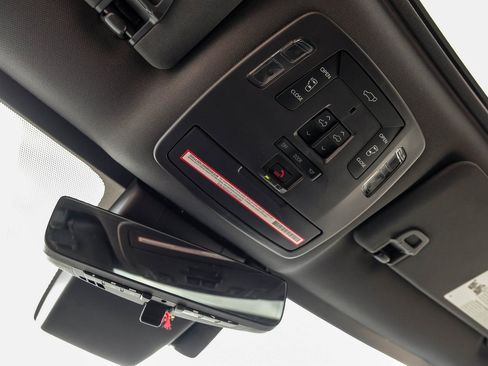 Used 2022 Toyota Sienna Platinum image 38