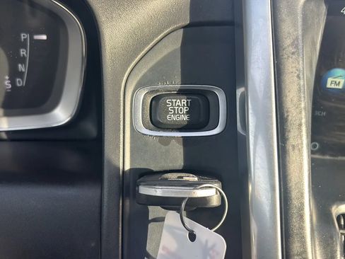 Used 2016 Volvo XC60 T6 Platinum image 13