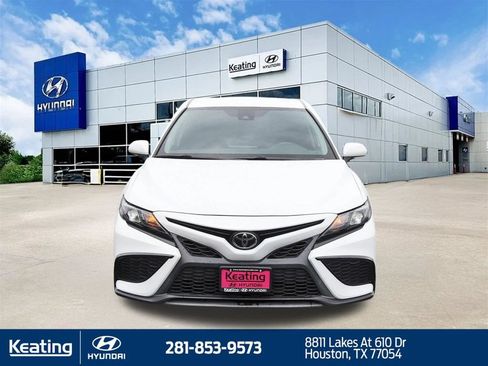 Used 2023 Toyota Camry SE FWD image 2