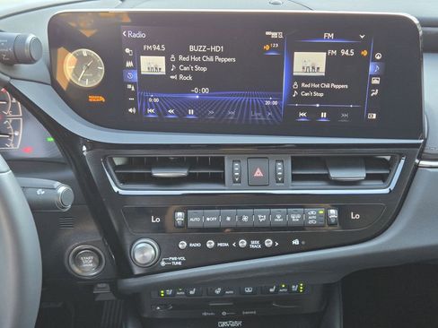 Used 2022 Lexus ES 350 Ultra Luxury w/ Accessory Package 2 image 22