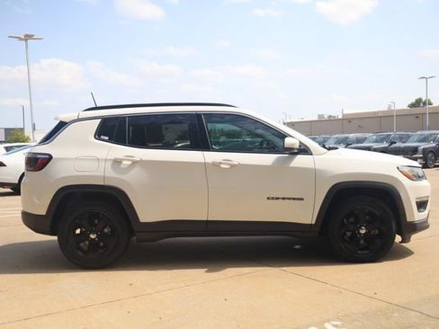 Used 2020 Jeep Compass Latitude FWD image 5