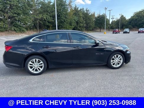 Used 2017 Chevrolet Malibu LT FWD image 8