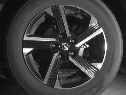 Used 2025 Nissan Sentra SV FWD image 14