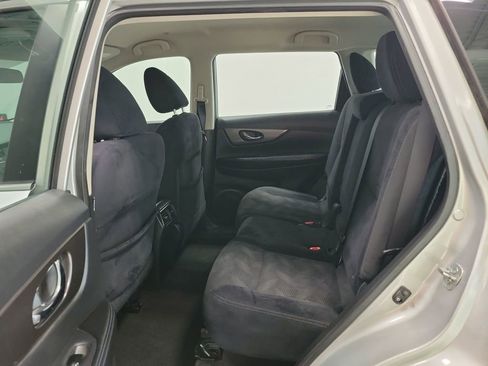 Used 2015 Nissan Rogue S image 26