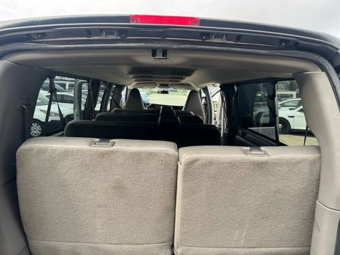 Used 2017 Chevrolet Express 3500 LS image 28