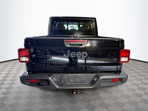 Used 2022 Jeep Gladiator Sport image 7